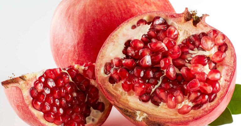Pomegranate: A Superfruit Packed with Antioxidants, Nutrients, and Health Benefits